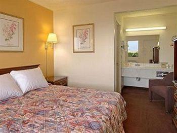 Garden Inn And Suites Silsbee Exterior foto