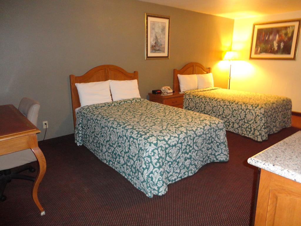 Garden Inn And Suites Silsbee Habitación foto