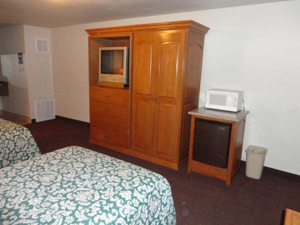 Garden Inn And Suites Silsbee Habitación foto